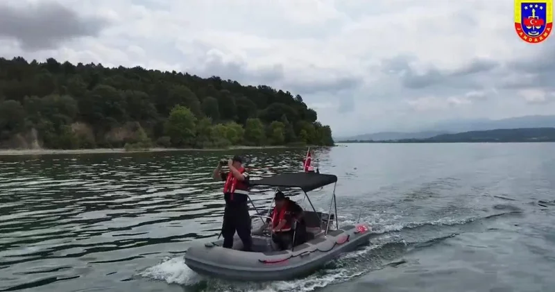 Jandarma 24 saat görevde: Sapanca Gölü didik didik denetlendi
