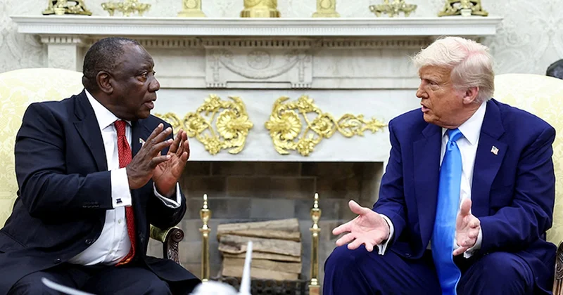 Oval Ofis te gergin anlar! Trump ın soykırım imasına Güney Afrika liderinden uçak göndermesi Sözcü Gazetesi