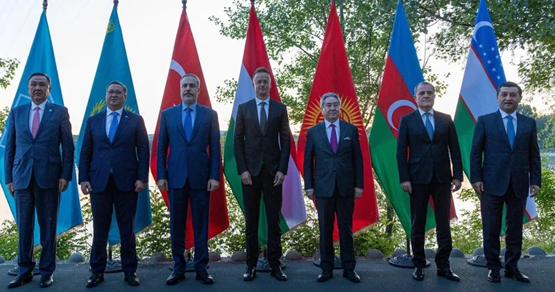 Bakan Fidan, TDT Gayriresmi Zirvesi öncesinde meslektaşlarıyla bir araya geldi