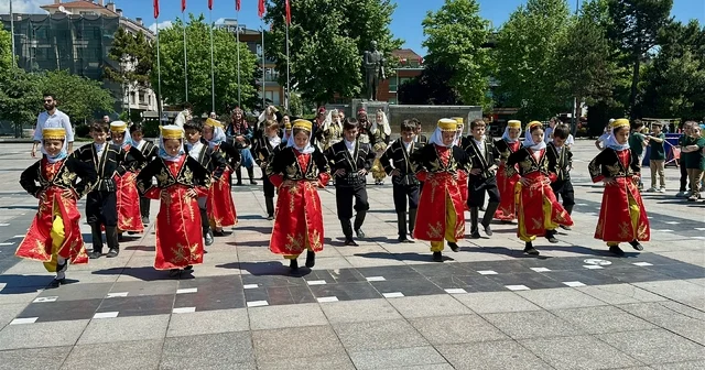Düzce de Aile Yılı etkinliği eğlenceli anlara sahne oldu Düzce Haberleri