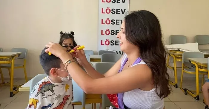 Lösemili çocuklara moral etkinliği