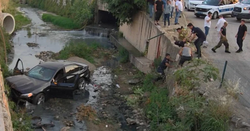 Bursa daki kazada sürücü araca sıkıştı! 13 yaşındaki çocuk öldü