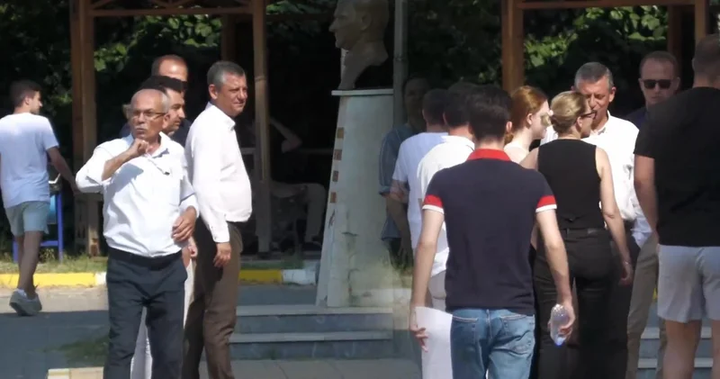 Özgür Özel Ferdi Zeyrek’in kızı Nehir’i sınav sabahı yalnız bırakmadı