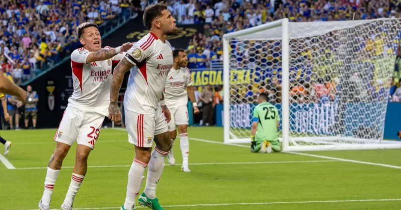 4 saat 15 dakika süren karşılaşmada Benfica, Auckland a gol oldu yağdı
