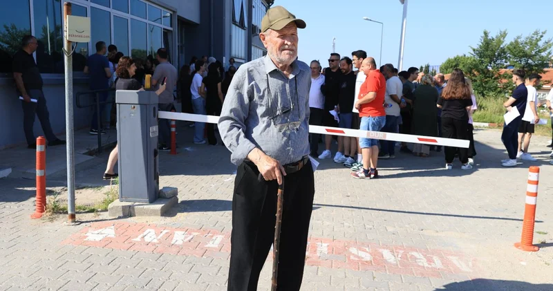 Türkiye nin en yaşlı YKS adayı sekizinci kez sınava girdi