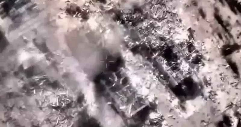 İsrail ordusu, İsfahan daki nükleer tesise saldırı düzenledi