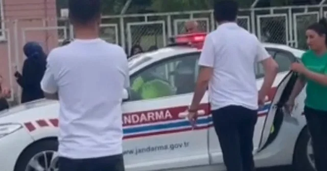 Samsun da kimliğini unutan öğrenciyi jandarma sınava yetiştirdi VİDEO İZLE