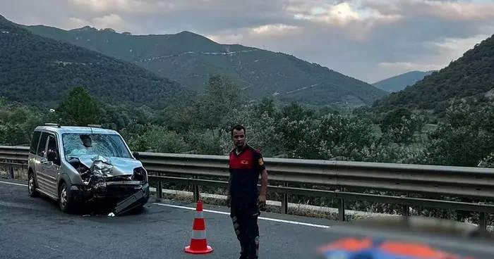 Bilecik te feci kaza! Motosikletle hafif ticari araç çarpıştı, 1 kişi hayatını kaybetti