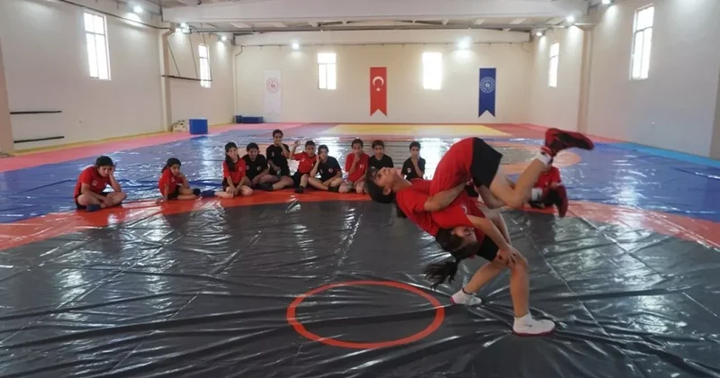 Siirtli güreşçiler turnuvaya ambargo koydu: Madalya bırakmadılar