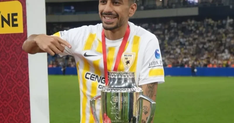 2. Lig futbolcusu bir gecede iki imza birden attı: Başkan jest yaptı