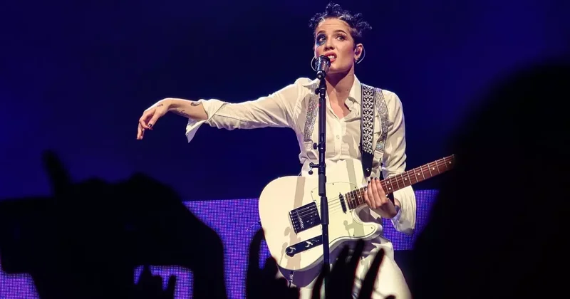 Şarkıcı Halsey in İstanbul konseri ertelendi