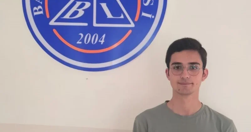 Bayburt’ta YKS il birincisi Kadir Akbaş oldu