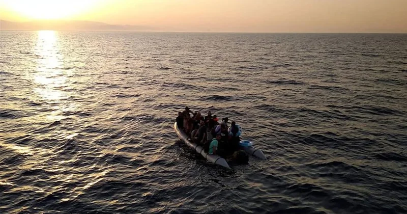 Bodrum açıklarında can pazarı! Sürüklenen 2 teknedeki 9 kişi kurtarıldı Sözcü Gazetesi