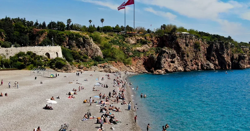 Antalya da deniz suyu sıcaklığı 30 derecenin üzerinde