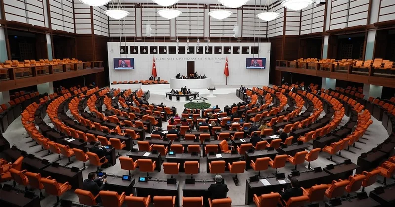 Kenevirle ilgili düzenlemeyi de içeren yeni sağlık yasası Meclis ten geçti Sözcü Gazetesi