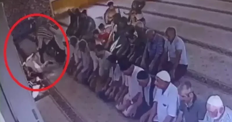 Camide komşusunu bıçaklayarak öldüren şüpheli: Bıçağı alıp takip ettim
