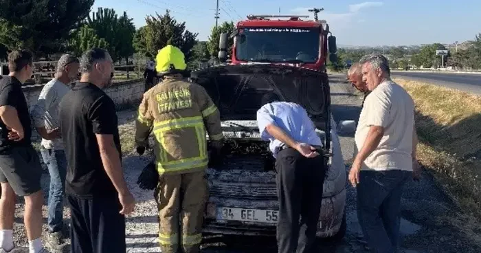 Susurluk’ta araç yangınına müdahale edildi