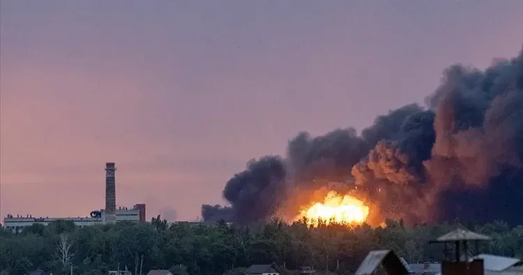 Rus uçakları Kiev i vurdu: Ölü ve yaralılar var