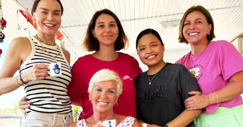 Ebru Şallı nın annesi ile fotoğrafları büyük ilgi gördü Sözcü Gazetesi