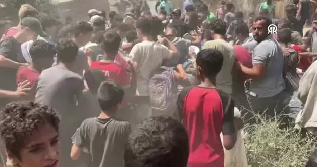 İsrail in açlığa mahkum ettiği Gazze den yürekleri dağlayan anlar