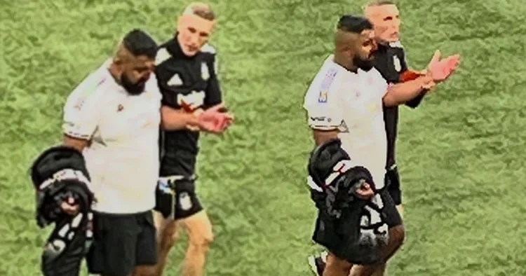 Beşiktaş maçında ısınma sırasında talihsiz an: Taraftarın burnu kırıldı!