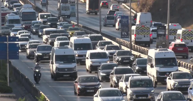 İstanbul’da iş çıkışı trafiği kilitlendi! Yoğunluk yüzde 72’ye ulaştı