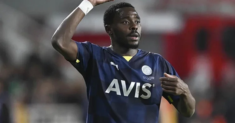 Osayi Samuel den Fenerbahçe ye destek!