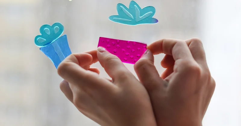 Çocuklu evlerin yaygın sorunu... Eşyalara yapıştırılan stickerların bıraktığı izden nasıl kurtulunur?