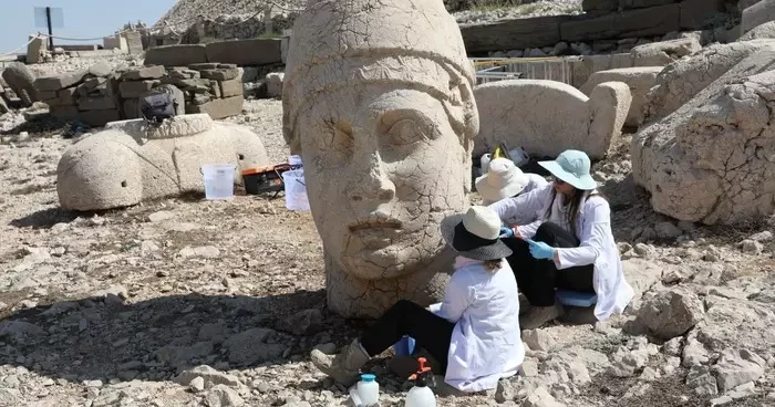 Nemrut ta yeni teknolojiyle sağlamlaştırma projesi! Bakan Ersoy: İnsanlık tarihinin tanıklarını geleceğe emanet ediyoruz
