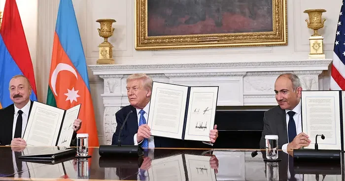 Trump ın ev sahipliğinde Aliyev le imzalamışlardı! Paşinyan dan anayasa çıkışı