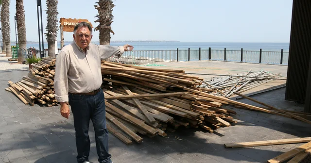 Konyaaltı sahilinde gölgelik krizi Antalya Haberleri