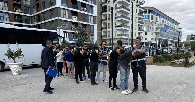 Vicdansız dolandırıcılar şehit ailesini hedef aldı: 11 gözaltı