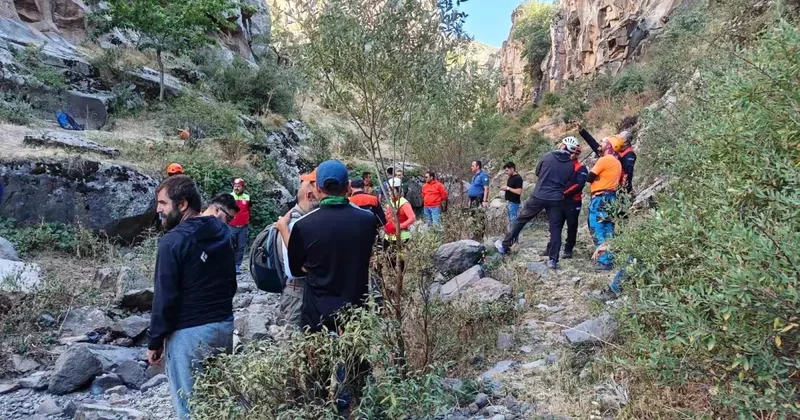 Kayseri de Dağcı Düşerek Hayatını Kaybetti