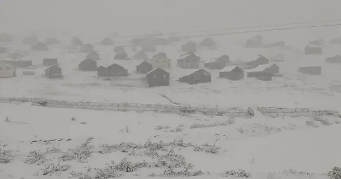 Dün sağanak bugün kar yağışı… Görüntüler bugün çekildi! Kar kalınlığı 60 santimetreye ulaştı
