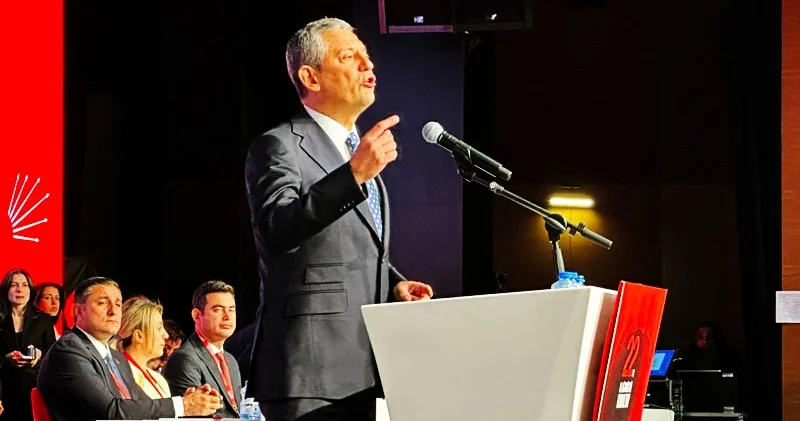 Özel, partisinin 22. Olağanüstü Kurultayı nda: Bu iktidar Trump tan icazet almış, Erdoğan da onun adamı!