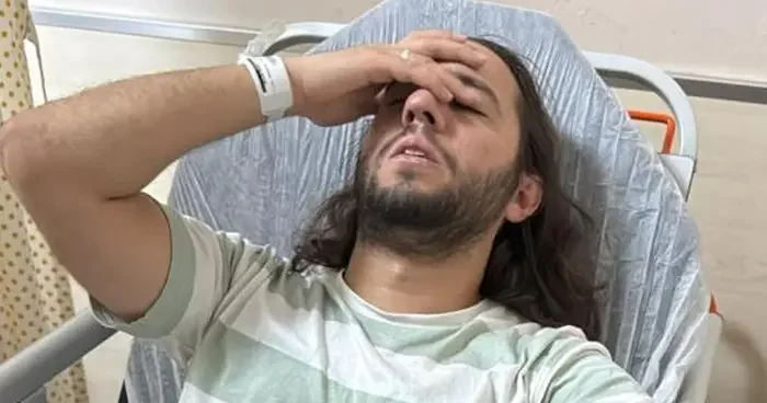 Havalimanında taksicilerin müşteri alma kavgası: 2 yaralı