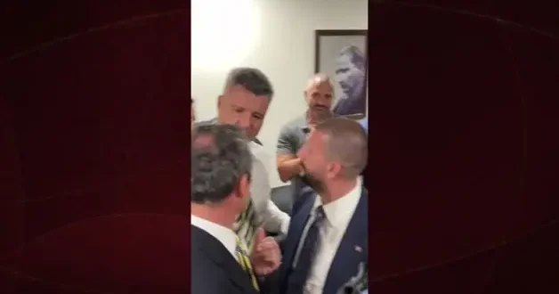Ali Koç, Fenerbahçe nin yeni başkanı Sadettin Saran ı tebrik etti
