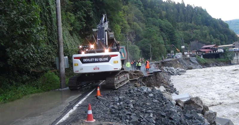 Rize ve Artvin de sel felaketi! Yollar çöktü, tarihi köprü yıkıldı Sözcü Gazetesi