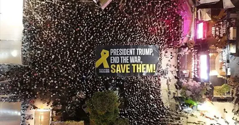 Tel Aviv de yüzlerce kişi protesto gösterisi düzenledi