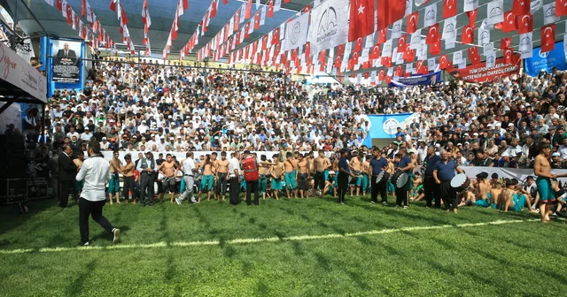 Kahramanmaraş ta 29. Geleneksel Bertiz Boyalı Kısa Şalvar Güreş Festivali düzenlendi Kahramanmaraş Haberleri
