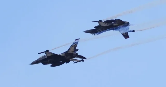 SOLOTÜRK ve Hürkuş TEKNOFEST İstanbul’da gösteri uçuşu gerçekleştirdi VİDEO İZLE