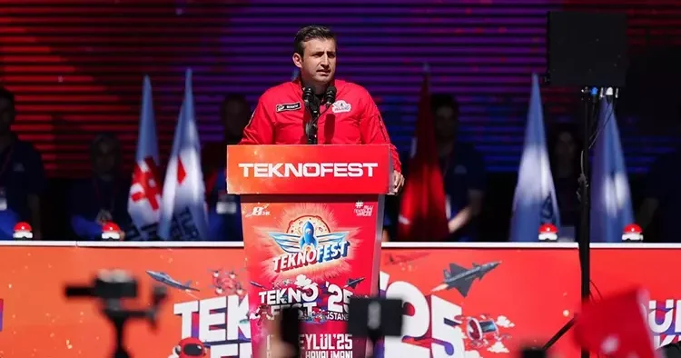 Selçuk Bayraktar: Tam bağımsız ve müreffeh Türkiye yi sizler inşa edeceksiniz