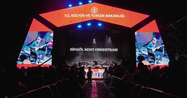 Bingöl de Bir Anadolu Şenliği nde konserler verildi Bingöl Haberleri