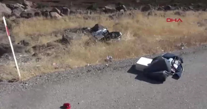 Devrilen motosiklet şarampole yuvarlandı