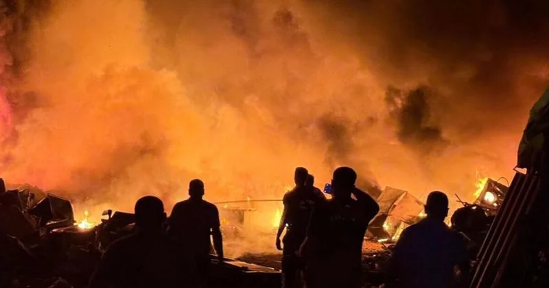 Hatay da hurdalıktaki yangın, ağaçları yaktı Güncel haberler