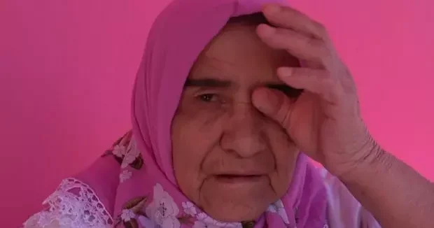 Isparta haberleri Pembe renk tutkusuyla bilinen kadın nazar değdi diyerek yaşadıklarını anlattı 21 Eylül 2025