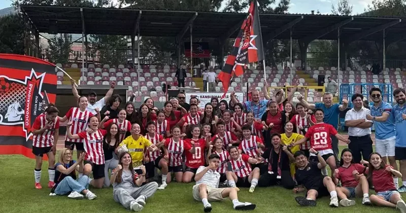 beIN SQUAD Ekiplerinin çeyrek final mücadelesinde kazanan Bandırmagücü Spor Kulübü Fanatik Gazetesi Futbol Haberleri Spor