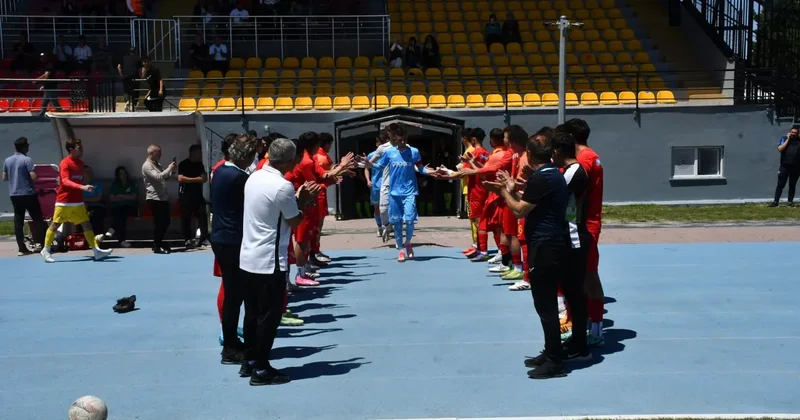 U19 maçında ev sahibi takımdan fair play örneği!