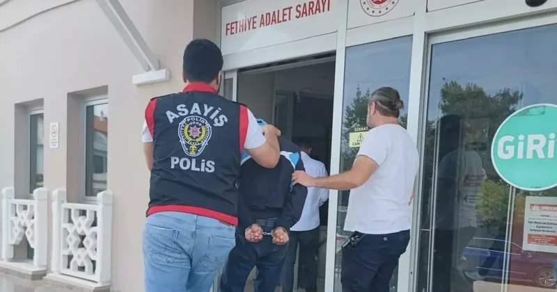 AK Parti İlçe Başkanlığı na taşlı saldıran şahıs tutuklandı!