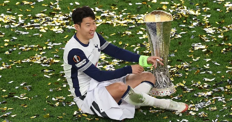 UEFA Avrupa Ligi Şampiyonu Tottenham oyuncusu Heung min, madalya sayısı yetmediği için madalyasını alamadı